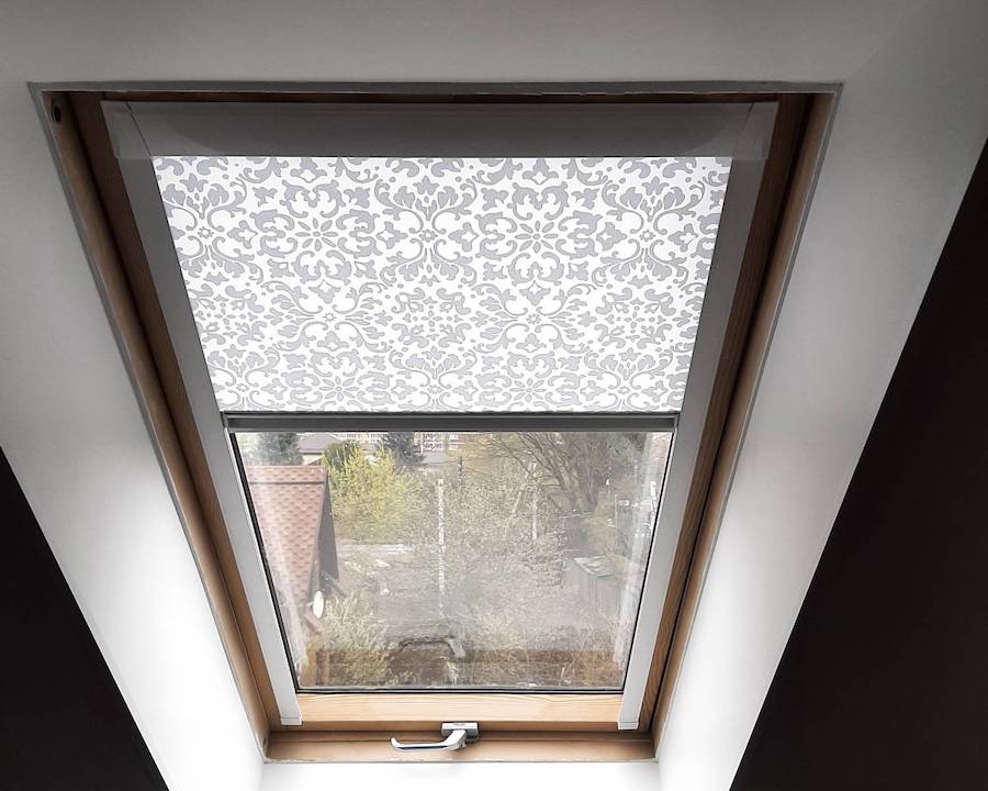 Рулонные шторы Roof для мансардных окон  